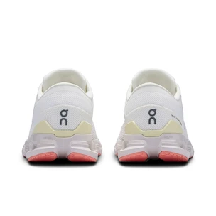 Damskie buty do biegania On  Cloud X 4 Ivory/Sand