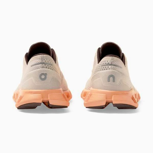 Damskie buty do biegania On  Cloud X