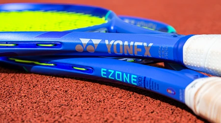 RECENZJA: Rakiety tenisowe Yonex EZONE 2025 - aksamitna miękkość i moc, która wybacza błędy