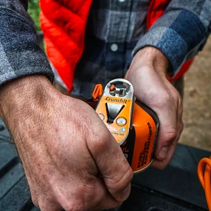 Narzędzia Jetboil  CrunchIt™ Fuel Canister Recycling Tool