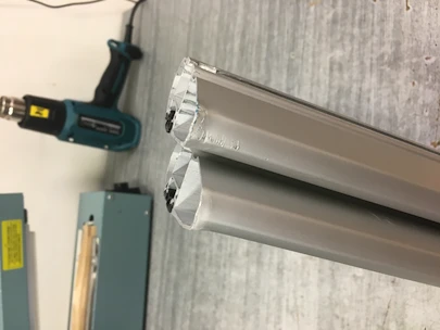Uszkodzony podczas transportu -  Belki bazowe Thule WingBar Evo  118 cm